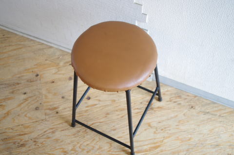 アイアンスツール　フェイクレザー　椅子　クッションスツール　鉄　シンプル　いのか家具